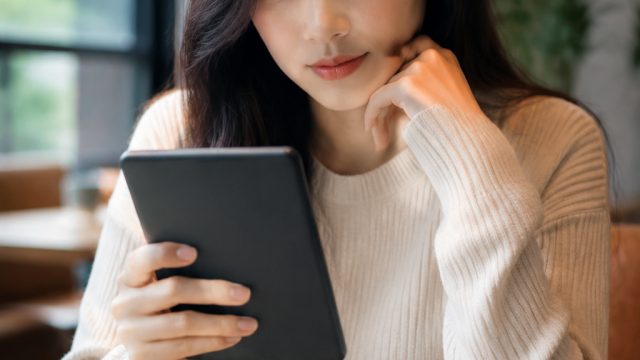 The Rise of E-Ink Readers: How